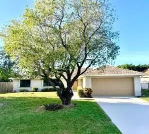 2283 SE Gaslight St, Port Saint Lucie, FL 34952