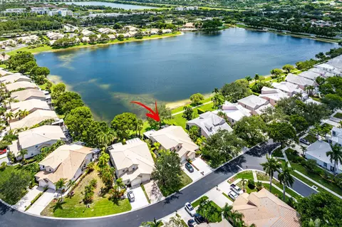 10674 Pelican Dr, Wellington, FL 33414