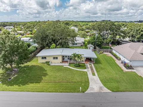 443 21st Pl SE, Vero Beach, FL 32962