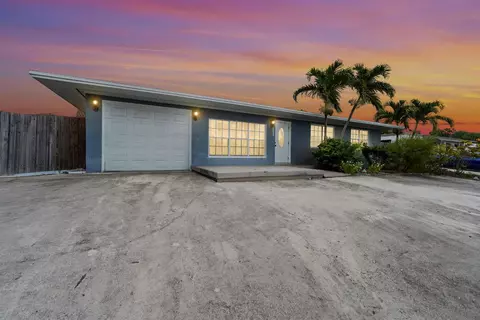 808 Wright Dr, Lake Worth, FL 33461