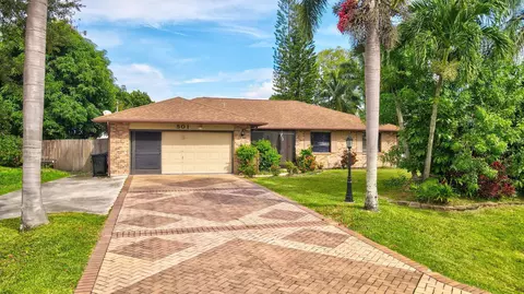 501 NW Colonial St, Port Saint Lucie, FL 34983