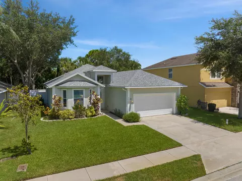 110 Briarcliff Cir, Sebastian, FL 32958