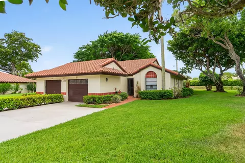 5487 Palm Spgs #B, Boynton Beach, FL 33437