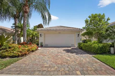 8419 St Johns Ct, Wellington, FL 33414