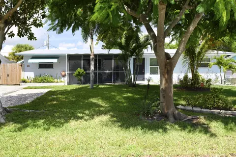 438 SE Fini Dr, Stuart, FL 34996
