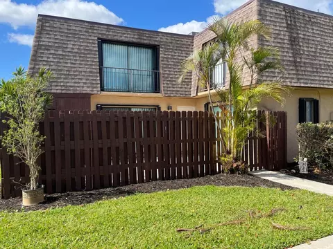 5203 Waterview, Palm Springs, FL 33461