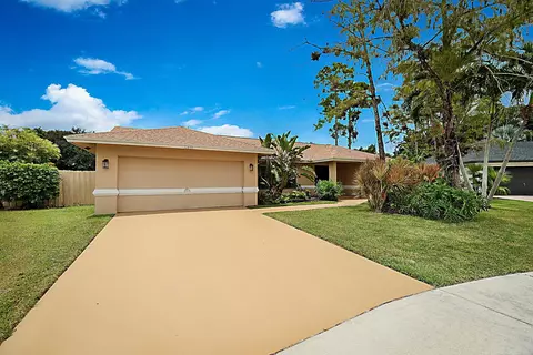12488 Westhall Pl, Wellington, FL 33414