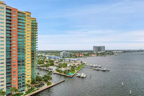 2640 Lake Shore Dr #2011, Riviera Beach, FL 33404