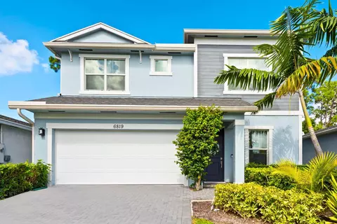 6819 Pointe Of Woods Dr, West Palm Beach, FL 33413