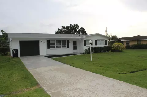 577 SE Anchor Ln, Port Saint Lucie, FL 34983