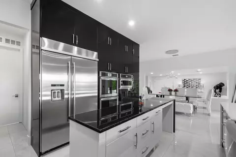 Kitchen - 5447 Center St, Jupiter, FL 33458 photo 3 of 4