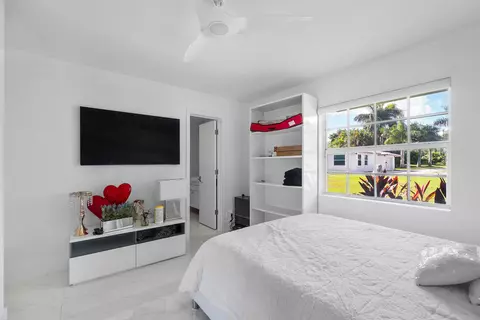 Bedroom - 5447 Center St, Jupiter, FL 33458 photo 1 of 6
