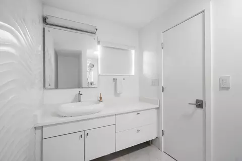 Bath - 5447 Center St, Jupiter, FL 33458 photo 1 of 6