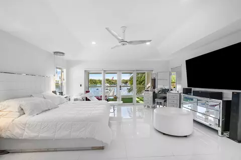 Bedroom - 5447 Center St, Jupiter, FL 33458 photo 4 of 6