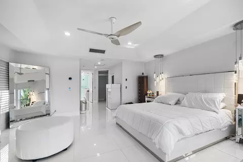 Bedroom - 5447 Center St, Jupiter, FL 33458 photo 6 of 6