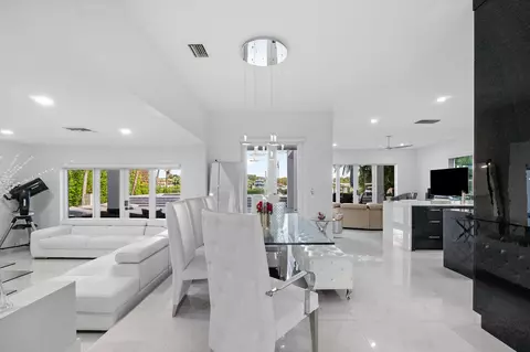 Dining - 5447 Center St, Jupiter, FL 33458 photo 1 of 2