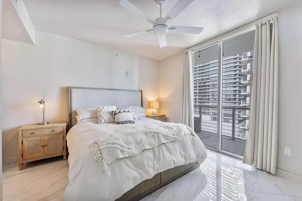 Bedroom - 1111 SW 1st Ave #2420-N, Miami, FL 33130 photo 4 of 4
