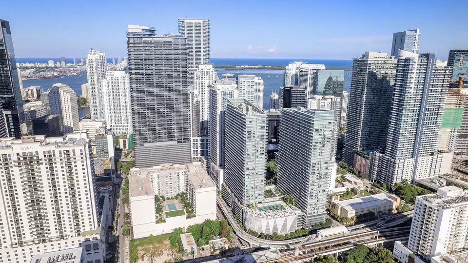 View/Area - 1111 SW 1st Ave #2420-N, Miami, FL 33130 photo 3 of 5