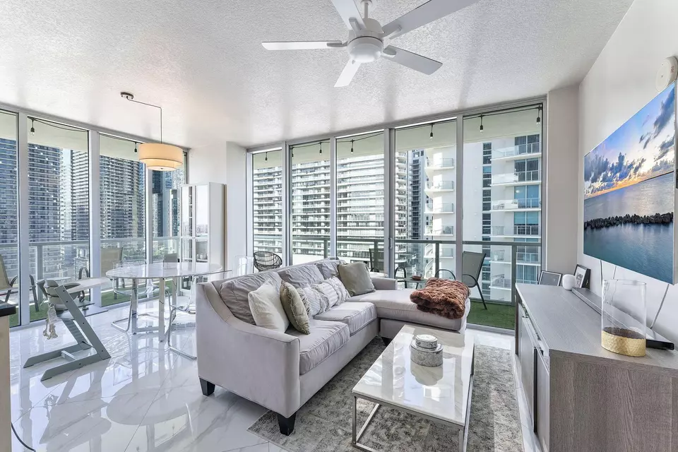 Living - 1111 SW 1st Ave #2420-N, Miami, FL 33130 photo 1 of 3