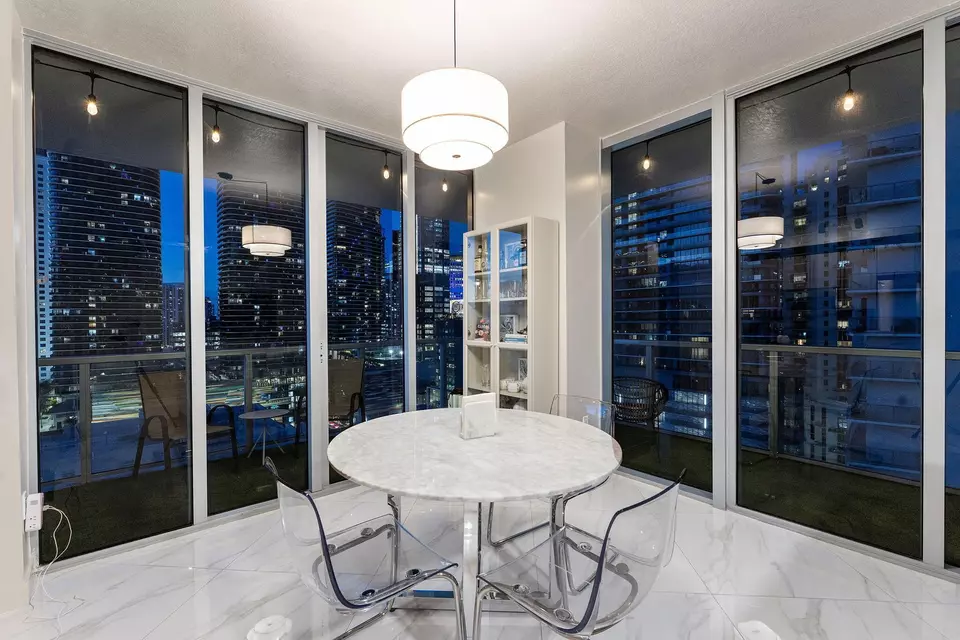 Dining - 1111 SW 1st Ave #2420-N, Miami, FL 33130 photo 4 of 4