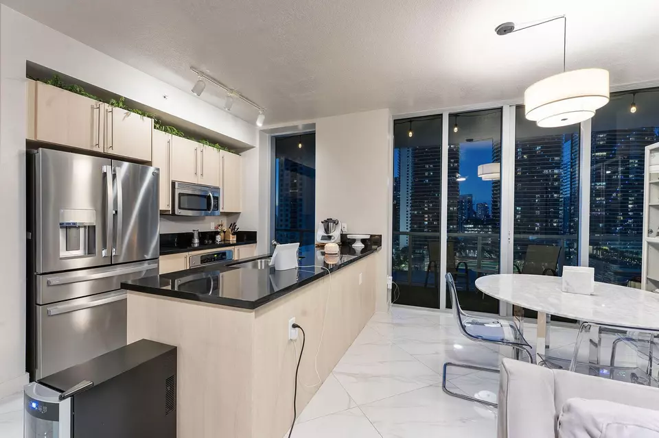Kitchen - 1111 SW 1st Ave #2420-N, Miami, FL 33130 photo 5 of 5