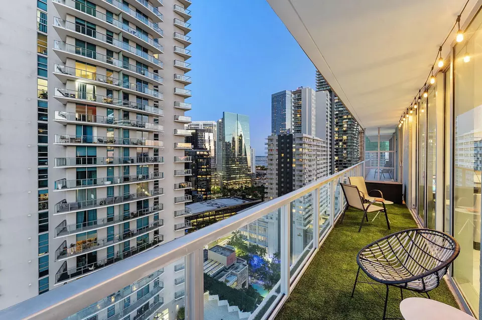 Exterior - 1111 SW 1st Ave #2420-N, Miami, FL 33130 photo 2 of 15