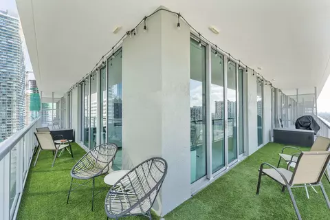 Exterior - 1111 SW 1st Ave #2420-N, Miami, FL 33130 photo 1 of 15