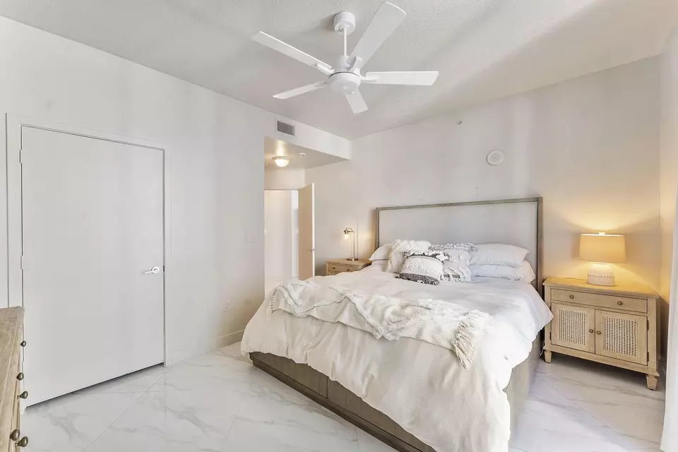 Bedroom - 1111 SW 1st Ave #2420-N, Miami, FL 33130 photo 2 of 4