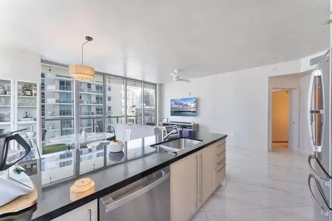 Kitchen - 1111 SW 1st Ave #2420-N, Miami, FL 33130 photo 1 of 5