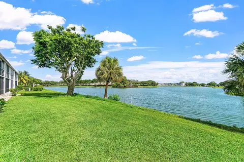 354 Chatham R, West Palm Beach, FL 33417