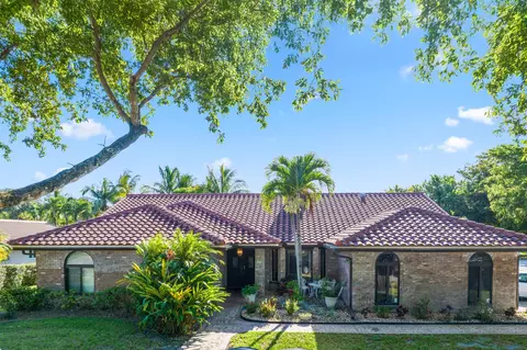 5172 NW 84th Rd, Coral Springs, FL 33067