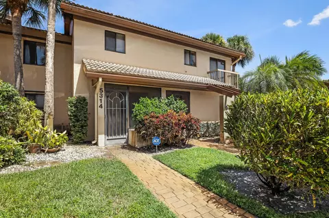 5314 Fountains Dr S, Lake Worth, FL 33467