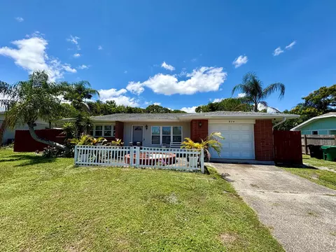 874 SW Ivanhoe Dr, Port Saint Lucie, FL 34983