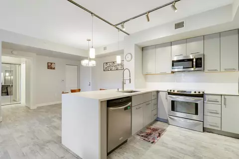 720 S Sapodilla Ave #208, West Palm Beach, FL 33401