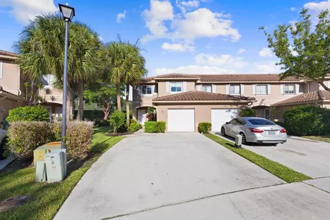 4872 Pinemore, Lake Worth, FL 33463