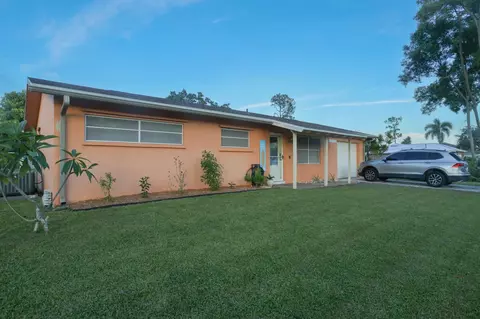 1397 SE Odonnell Ln, Port Saint Lucie, FL 34983
