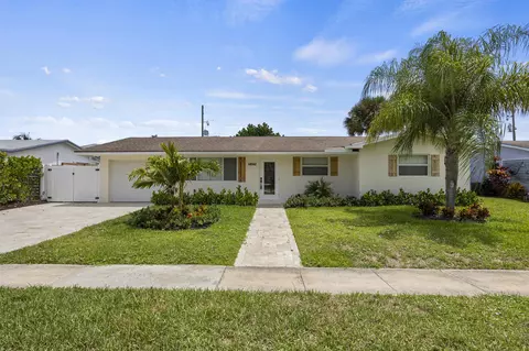 18965 SE Southgate Dr, Tequesta, FL 33469