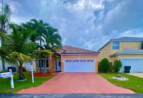 235 Wedgewood Cir, Greenacres, FL 33463