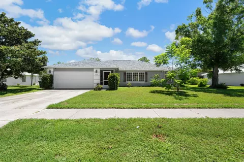 521 NE Solida Cir, Port Saint Lucie, FL 34983