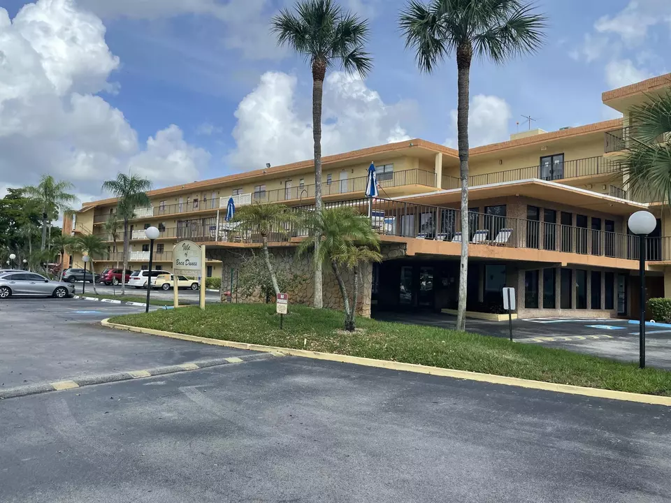 Exterior - 9273 SW 8th St #117, Boca Raton, FL 33428 photo 2 of 4