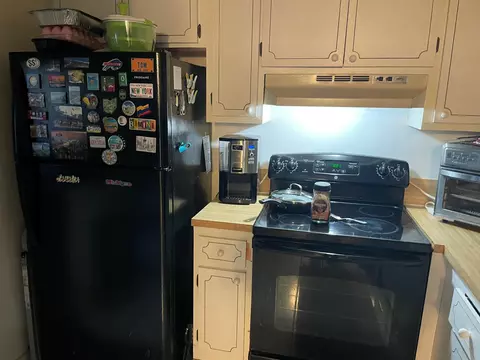Kitchen - 9273 SW 8th St #117, Boca Raton, FL 33428 photo 1 of 2
