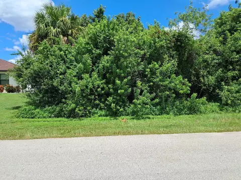1081 SW Dartmouth Ave, Port St Lucie, FL 34953