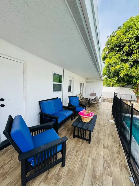 2010 NE 1st Ave, Pompano Beach, FL 33060