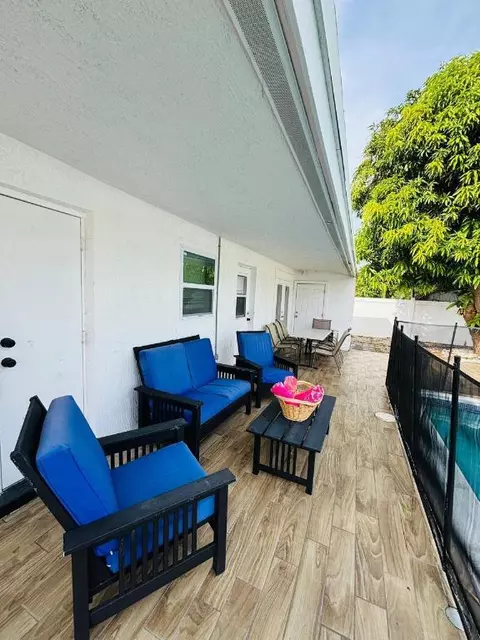 2010 NE 1st Ave, Pompano Beach, FL 33060