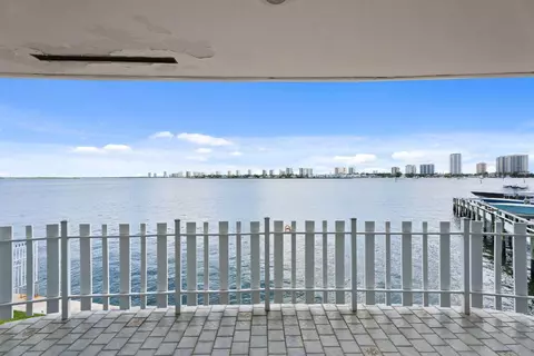371 Wilma Cir #5, Riviera Beach, FL 33404