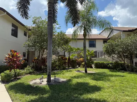 3236 Jog Park Dr, Greenacres, FL 33467