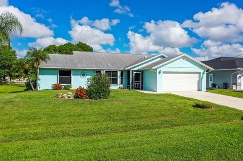 560 SE Nome Dr, Port Saint Lucie, FL 34984