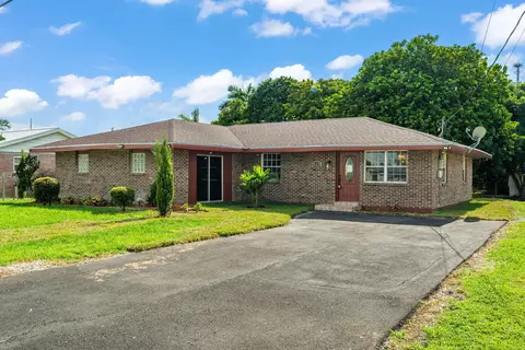 200 NW 10th St, Belle Glade, FL 33430