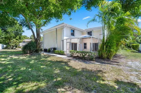 1536 N Lawnwood Cir #3, Fort Pierce, FL 34950