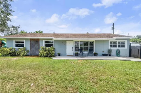 9182 Lantern Dr, Lake Worth, FL 33467